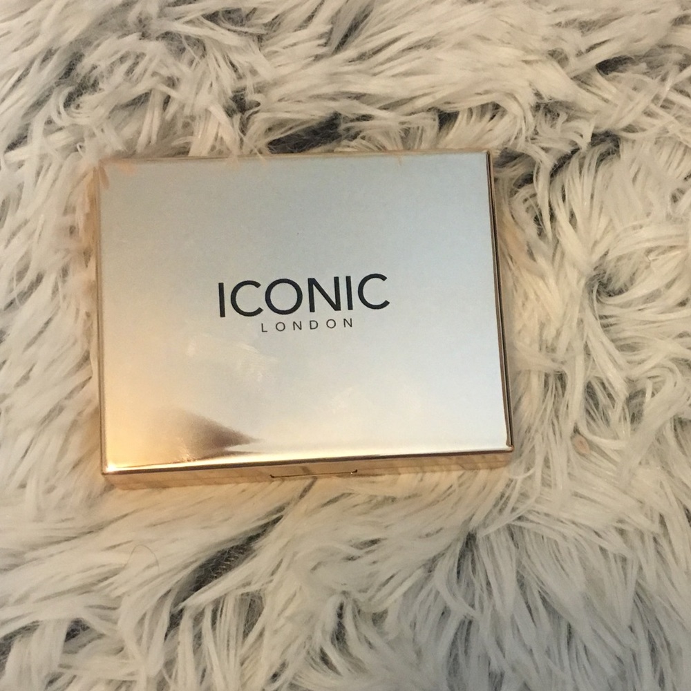 Iconic London eyebrow cushion